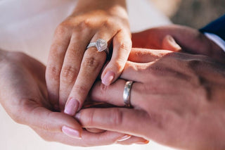 Prix des alliances de mariage : Le guide pour comprendre les tarifs en 2026