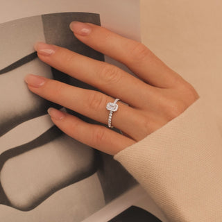 Sur quel doigt mettre la bague de fiançailles ?