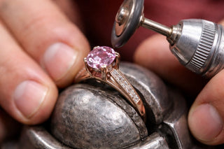 Comment faire une alliance à partir de bijoux de famille ?