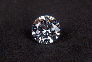 Avantages et inconvénients des diamants de laboratoire Laveran Paris