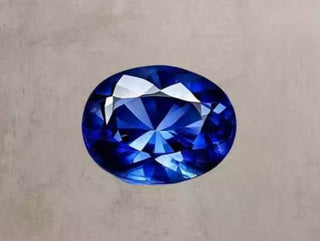 Saphir Bleu : Une Pierre Précieuse aux Couleurs et Éclats Incomparables