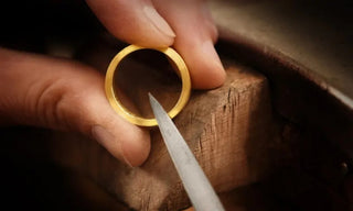 Comment reconnaître les poinçons sur vos bijoux en or et en platine ?