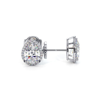 Boucles d'Oreilles Odéon Diamant Poire, halo de diamants de laboratoire, or blanc 18 carats ou platine 950 — Maison Laveran Paris