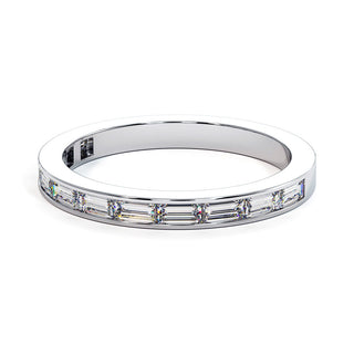 Demi-Alliance Concorde Diamants Baguettes Horizontal, diamants de laboratoire, or blanc 18 carats ou platine 950 — Maison Laveran Paris