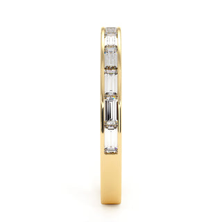 Demi-Alliance Concorde Diamants Baguettes Horizontal, diamants de laboratoire, or jaune 18 carats — Maison Laveran Paris