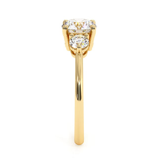 Bague Madeleine Diamant Rond, diamants de laboratoire, or jaune 18 carats — Maison Laveran Paris