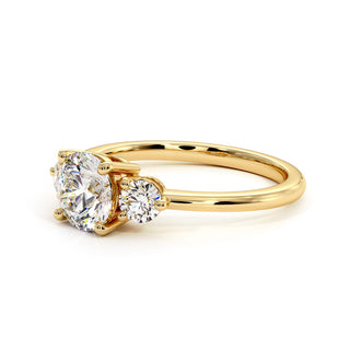 Bague Madeleine Diamant Rond, diamants de laboratoire, or jaune 18 carats — Maison Laveran Paris