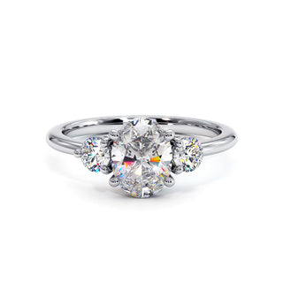 Bague Madeleine Diamant Ovale, diamants de laboratoire, or blanc 18 carats ou platine 950 — Maison Laveran Paris