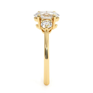 Bague Madeleine Diamant Ovale, diamants de laboratoire, or jaune 18 carats — Maison Laveran Paris