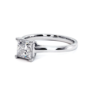 Bague Montaigne Princesse, solitaire diamant de laboratoire, or blanc 18 carats ou platine 950 — Maison Laveran Paris