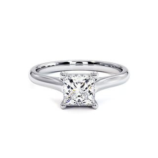 Bague Montaigne Princesse, solitaire diamant de laboratoire, or blanc 18 carats ou platine 950 — Maison Laveran Paris