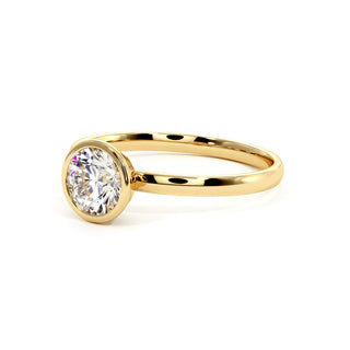 Bague Port Royal, solitaire diamant de laboratoire serti clos, or jaune 18 carats — Maison Laveran Paris