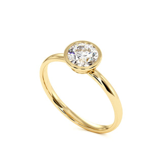 Bague Port Royal, solitaire diamant de laboratoire serti clos, or jaune 18 carats — Maison Laveran Paris