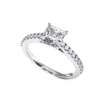 Bague Vendôme Diamant Princesse, diamants de laboratoire, or blanc 18 carats ou platine 950 — Maison Laveran Paris
