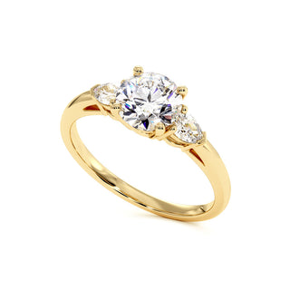 Solitaire Wagram, trilogie de diamants de laboratoire, or jaune 18 carats — Maison Laveran Paris