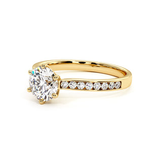 Solitaire Concorde, diamant de laboratoire sur jonc pavé, or jaune 18 carats — Maison Laveran Paris