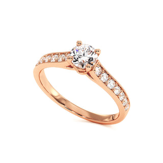 Solitaire Georges V, diamant de laboratoire sur jonc pavé, or rose 18 carats — Maison Laveran Paris