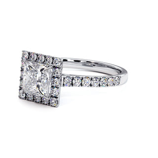 Bague Odéon Diamant Princesse, halo de diamants de laboratoire, or blanc 18 carats ou platine 950 — Maison Laveran Paris