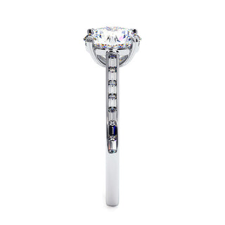 Bague Panthéon, diamant de laboratoire sur jonc pavé, or blanc 18 carats ou platine 950 — Maison Laveran Paris
