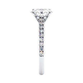 Bague Vendôme Diamant Ovale, diamants de laboratoire, or blanc 18 carats ou platine 950 — Maison Laveran Paris