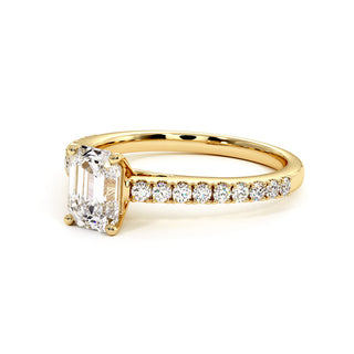 Bague Vendôme Diamant Taille Émeraude, diamants de laboratoire, or jaune 18 carats — Maison Laveran Paris
