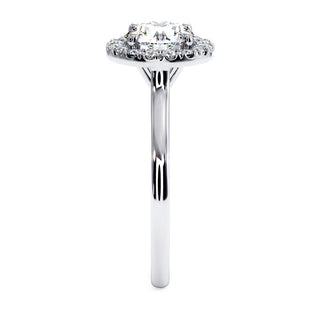 Bague Montmartre, halo de diamants de laboratoire, or blanc 18 carats ou platine 950 — Maison Laveran Paris