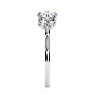 Bague Rivoli, trilogie de diamants de laboratoire, or blanc 18 carats ou platine 950 — Maison Laveran Paris
