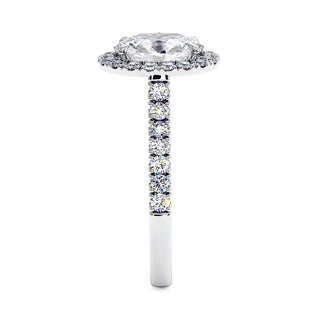 Bague Odéon Diamant Ovale, halo de diamants de laboratoire, or blanc 18 carats ou platine 950 — Maison Laveran Paris