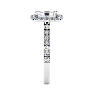 Bague Odéon Diamant Taille Émeraude, halo de diamants de laboratoire, or blanc 18 carats ou platine 950 — Maison Laveran Paris