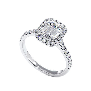 Bague Odéon Diamant Taille Émeraude, halo de diamants de laboratoire, or blanc 18 carats ou platine 950 — Maison Laveran Paris