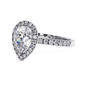 Bague Odéon Diamant Poire, halo de diamants de laboratoire, or blanc 18 carats ou platine 950 — Maison Laveran Paris