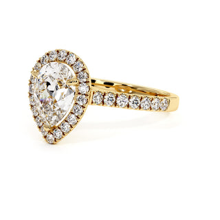 Bague Odéon Diamant Poire, halo de diamants de laboratoire, or jaune 18 carats — Maison Laveran Paris