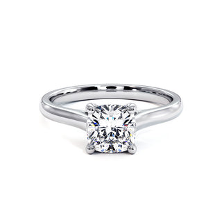 Bague Montaigne Diamant Coussin, solitaire diamant de laboratoire, or blanc 18 carats ou platine 950 — Maison Laveran Paris