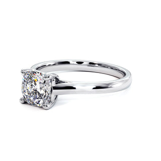Bague Montaigne Diamant Coussin, solitaire diamant de laboratoire, or blanc 18 carats ou platine 950 — Maison Laveran Paris