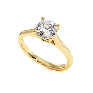 Bague Montaigne Diamant Coussin, solitaire diamant de laboratoire, or jaune 18 carats — Maison Laveran Paris