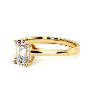 Bague Montaigne Émeraude, solitaire diamant de laboratoire, or jaune 18 carats — Maison Laveran Paris