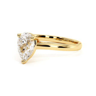 Bague Montaigne Poire, solitaire diamant de laboratoire, or jaune 18 carats — Maison Laveran Paris