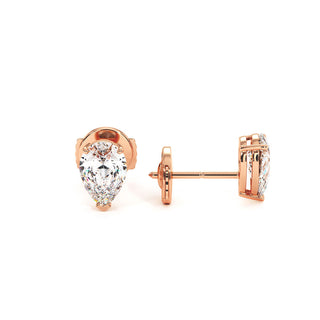 Boucles d'Oreilles Montaigne Diamant Poire, puces solitaires en diamants de laboratoire, or rose 18 carats — Maison Laveran Paris