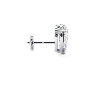 Boucles d'Oreilles Montaigne Diamant Poire, puces solitaires en diamants de laboratoire, or blanc 18 carats ou platine 950 — Maison Laveran Paris