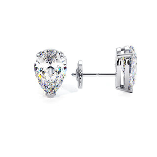 Boucles d'Oreilles Montaigne Diamant Poire, puces solitaires en diamants de laboratoire, or blanc 18 carats ou platine 950 — Maison Laveran Paris