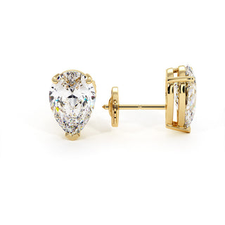 Boucles d'Oreilles Montaigne Diamant Poire, puces solitaires en diamants de laboratoire, or jaune 18 carats — Maison Laveran Paris