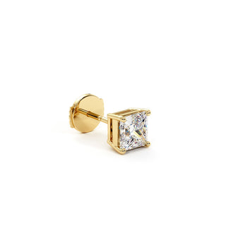 Boucles d'Oreilles Montaigne Diamant Princesse, puces solitaires en diamants de laboratoire, or jaune 18 carats — Maison Laveran Paris