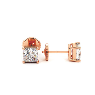 Boucles d'Oreilles Montaigne Diamant Princesse, puces solitaires en diamants de laboratoire, or rose 18 carats — Maison Laveran Paris