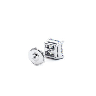 Boucles d'Oreilles Montaigne Diamant Princesse, puces solitaires en diamants de laboratoire, or blanc 18 carats ou platine 950 — Maison Laveran Paris