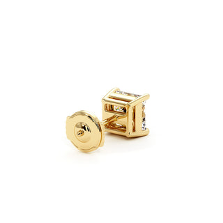 Boucles d'Oreilles Montaigne Diamant Princesse, puces solitaires en diamants de laboratoire, or jaune 18 carats — Maison Laveran Paris