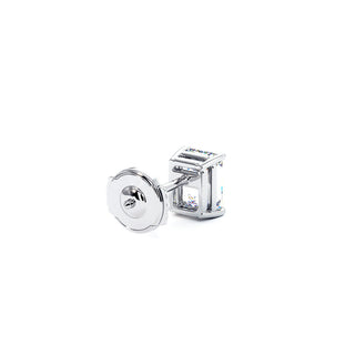 Boucles d'Oreilles Montaigne Diamant Taille Émeraude, puces solitaires en diamants de laboratoire, or blanc 18 carats ou platine 950 — Maison Laveran Paris