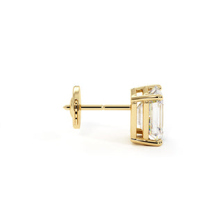 Boucles d'Oreilles Montaigne Diamant Taille Émeraude, puces solitaires en diamants de laboratoire, or jaune 18 carats — Maison Laveran Paris