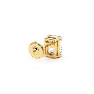 Boucles d'Oreilles Montaigne Diamant Taille Émeraude, puces solitaires en diamants de laboratoire, or jaune 18 carats — Maison Laveran Paris