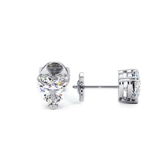 Boucles d'Oreilles Montaigne Diamant Cœur, puces solitaires en diamants de laboratoire, or blanc 18 carats ou platine 950 — Maison Laveran Paris