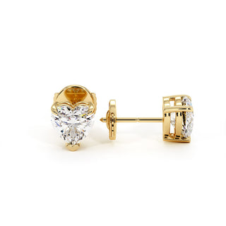 Boucles d'Oreilles Montaigne Diamant Cœur, puces solitaires en diamants de laboratoire, or jaune 18 carats — Maison Laveran Paris
